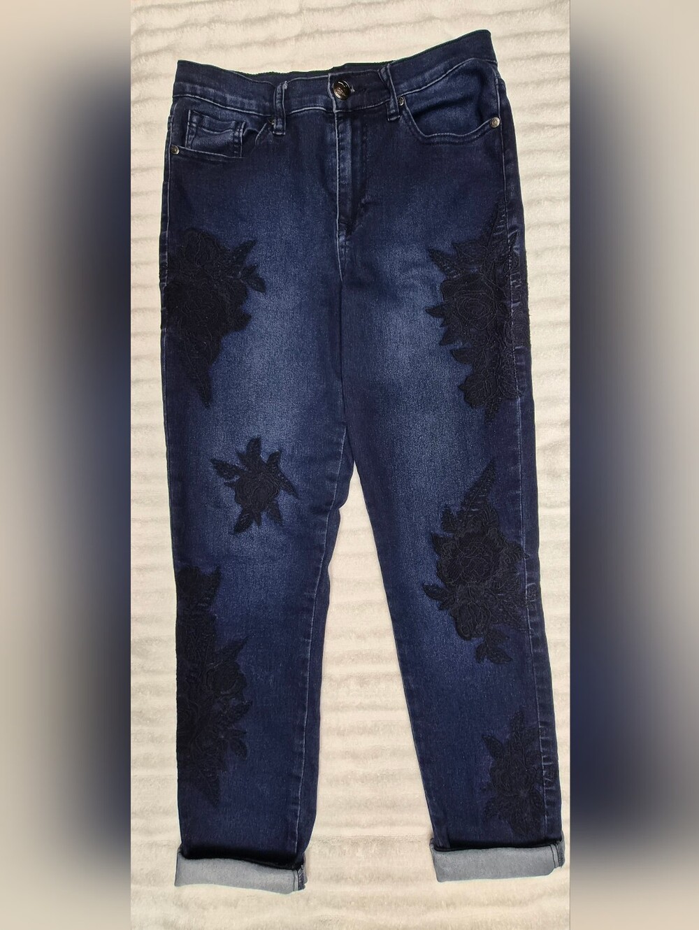 DG2 by Diane Gilman Floral Embroidered Slim Jeans- Size 6